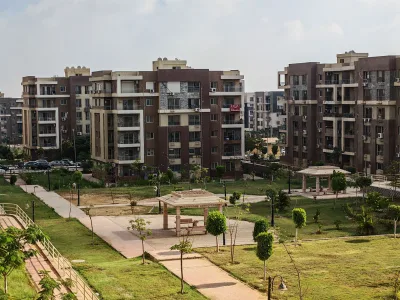 Buharaevler'de site içinde 3+1 satılık daire, site bahçesi ve bloklar — temsili görsel